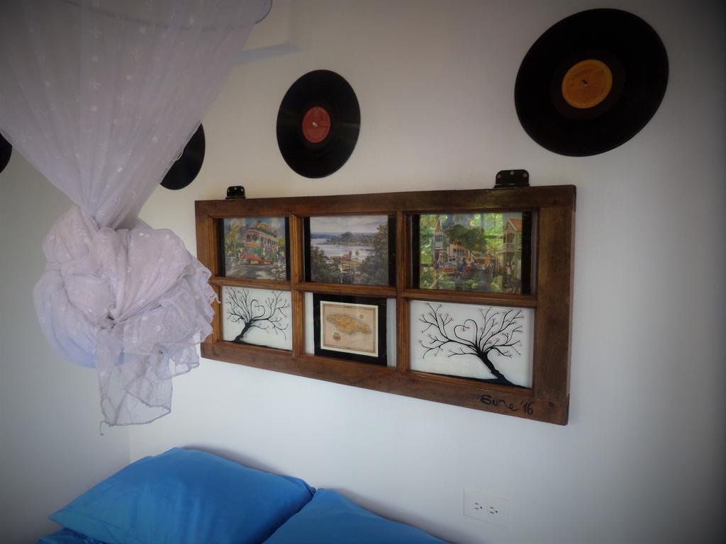 La Familia Guest House&Natural Farm Port Antonio Extérieur photo